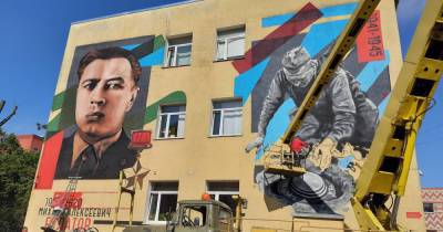 В Калининграде на сборном пункте областного военкомата появился портрет Героя Советского Союза Булатова (фото)