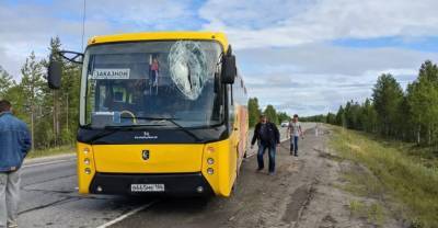 Как в "Пункте назначения": На Ямале водителя автобуса убило вылетевшей из грузовика монтировкой