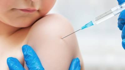 Спекуляция антиваксеров: Проценко опроверг риск заражения COVID-19 через вакцину