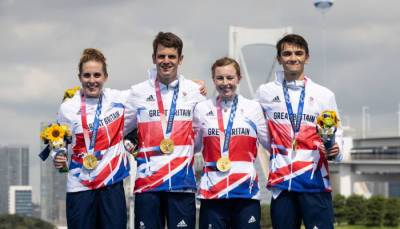 Великобритания выиграла первую в истории Олимпийских игр смешанную эстафету в триатлоне