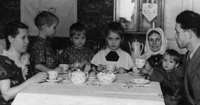Москвичи поспорили из-за семейного фото рабочего «Красного Октября»