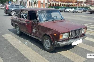 В Йошкар-Оле пенсионер на «семерке» спровоцировал ДТП с такси