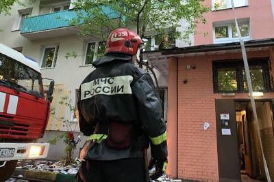 Ребенка спасли с балкона горящей квартиры на 11 этаже в Москве