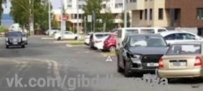 Два человека пострадали в групповой аварии в центре Петрозаводска