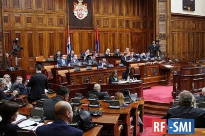 Парламент Сербии разрешил не считать геноцидом резню в Сребренице