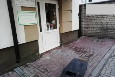 В Рязани патрульные задержали дебошира, бьющего окна