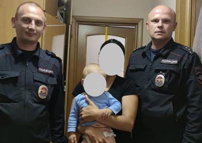 В Рязани патрульные полицейские спасли от смерти девятимесячного младенца
