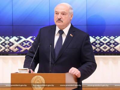Лукашенко назвал Тихановкую дурой и мерзавкой. Видео
