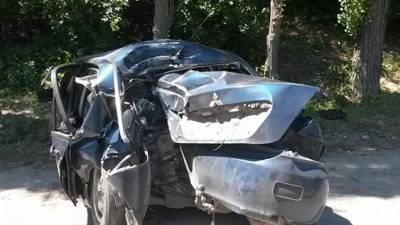 Три человека погибли в лобовом столкновении кроссовера и грузовика на трассе в Нижегородской области