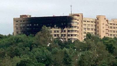 Появилось видео мощного пожара в военном госпитале в Хабаровске