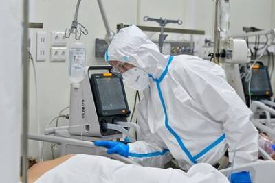Вирусолог объяснил рекорд смертности от коронавируса в России в июле