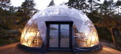 На острове в Карелии открыли прозрачный отель под куполом (ФОТО)