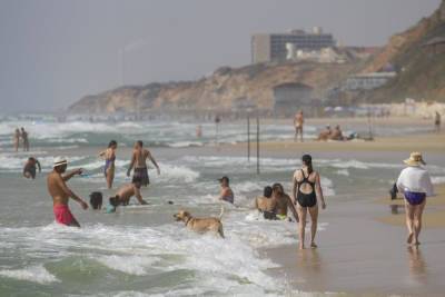 На пляже в Нетании утонул 48-летний мужчина