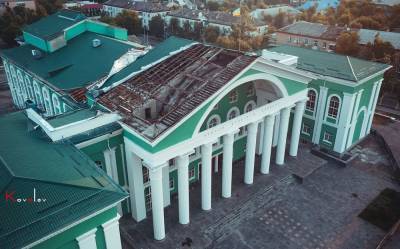 ДК Химиков в Северодонецке остался без крыши из-за непогоды (фото)