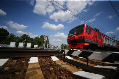Названа причина столкновения грузовика с поездом в Калужской области
