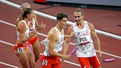 Сборная Польши выиграла золото в смешанной эстафете 4 х 400 м на ОИ в Токио