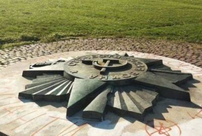 Россия направила Украине ноту протеста из-за демонтажа воинского мемориала во Львове