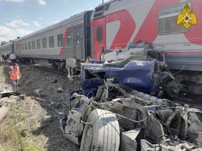 Людей эвакуируют: Поезд Адлер — Москва попал в жёсткую аварию в Калужской области