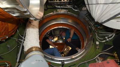 Первый вход в "Науку" запечатлен французским астронавтом