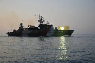 Российские корабли проследили за действиями катеров Украины в Азовском море