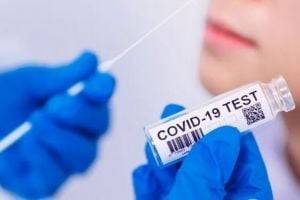 Назван симптом, который означает, что вам нужен тест COVID, даже если вы вакцинировались