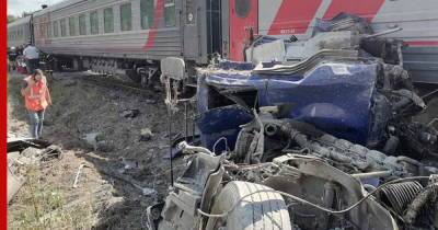В Калужской области восстановили движение после столкновения поезда с грузовиком