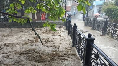 Крымчан предупредили о возможных потопах из-за сильных ливней