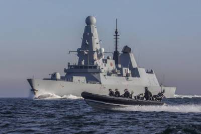 СМИ: Британский эсминец D36 Defender покинул акваторию Черного моря