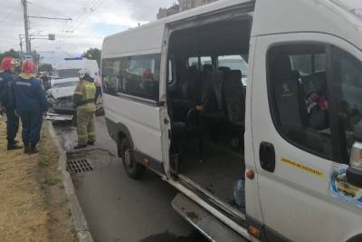 В Иванове из-за пьяного водителя иномарки травмы в ДТП получили шесть человек