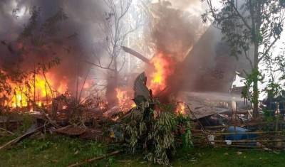 Самолет с 85 военными на борту разбился на Филиппинах