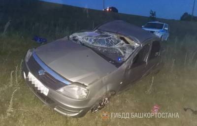 В Башкирии опрокинулась иномарка: водитель погиб