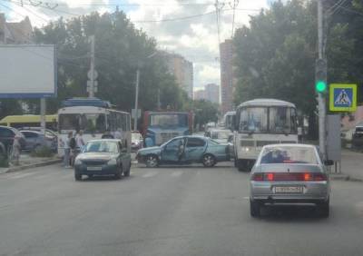 На улице Грибоедова случилась массовая авария