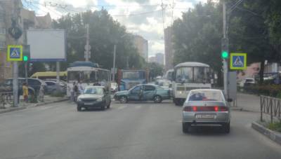 На улице Грибоедова в Рязани произошла массовая авария
