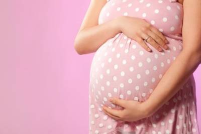 Ребёнок рождается с антителами к COVID у привитой матери — главный гинеколог Минздрава РФ