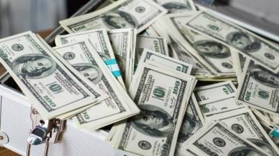 Простой риелтор из США получил 50 миллиардов долларов из-за банковской ошибки