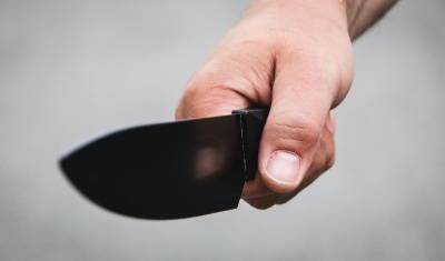 Тюменец угрожал ножом бывшей жене, которая поздно вернулась домой