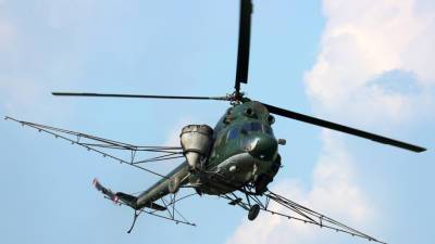 Вертолет Ми-2 совершил жесткую посадку в Кабардино-Балкарии, пилот скрылся