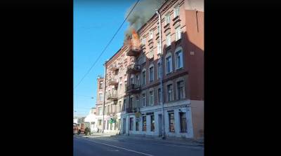 При пожаре в Петроградском районе пострадал человек