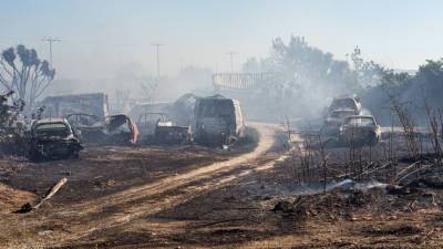 Сильнейшие лесные пожары бушуют на юге Кипра