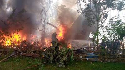 На Филиппинах разбился военный самолет с людьми на борту. Как минимум 29 человек погибли