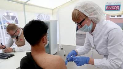 Петербургский врач объяснил, кто не получит метотвод на прививку от COVID