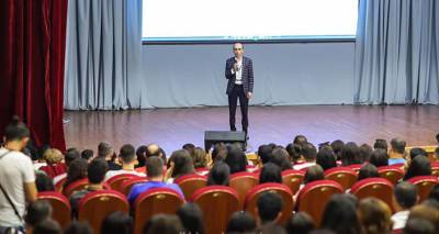 Изменить послевоенную атмосферу: Бегларян открыл технологический форум в Карабахе