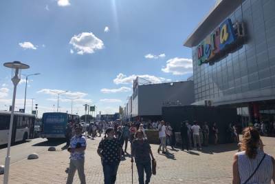 Петербуржцев эвакуировали из ТЦ Мега Дыбенко из-за возможного возгорания