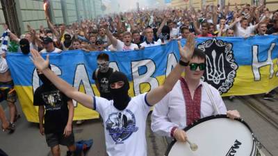 Футбол нам не нужен, нам мову давай! Украинизация не помогает...