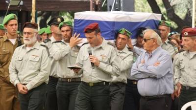 "Офицер и джентльмен": Израиль проводил в последний путь умершего на учениях комбрига