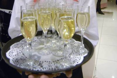 Moet Hennessy согласилась назвать поставляемое в Россию шампанское игристым вином