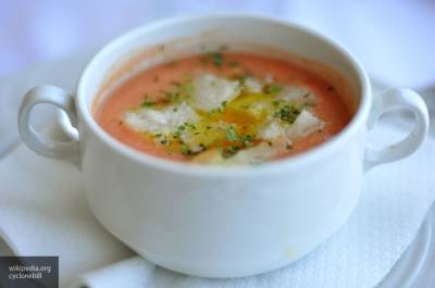 Диетолог назвал четыре холодных супа, которые помогают организму сопротивляться вирусам