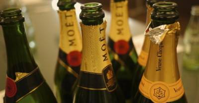Moet Hennessy сообщила о планах "как можно скорее" возобновить поставки шампанского в Россию
