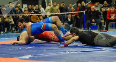 Армянский борец-классик выиграл бронзу молодежного чемпионата Европы