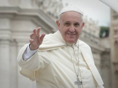 Папа римский Франциск госпитализирован, ему проведут операцию